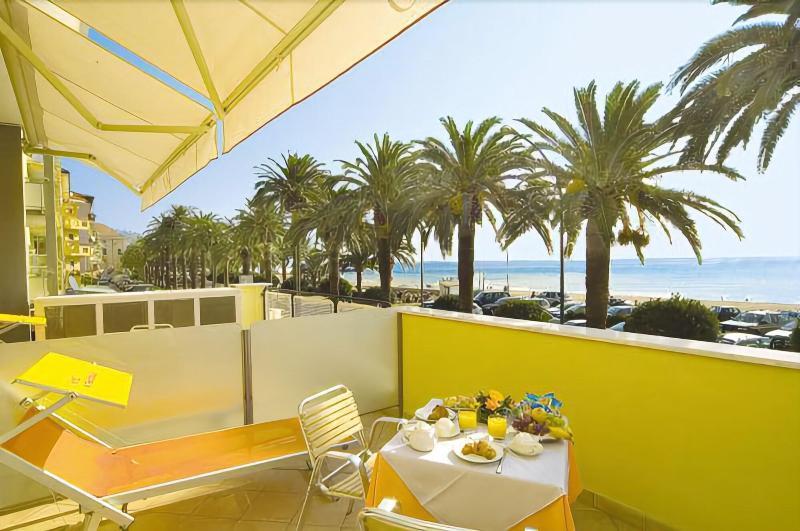 Hotel Internazionale ฟีนาเลลีกูเร ภายนอก รูปภาพ