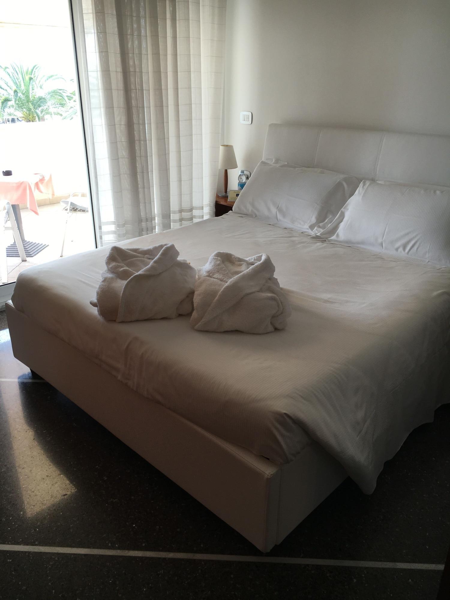 Hotel Internazionale ฟีนาเลลีกูเร ภายนอก รูปภาพ