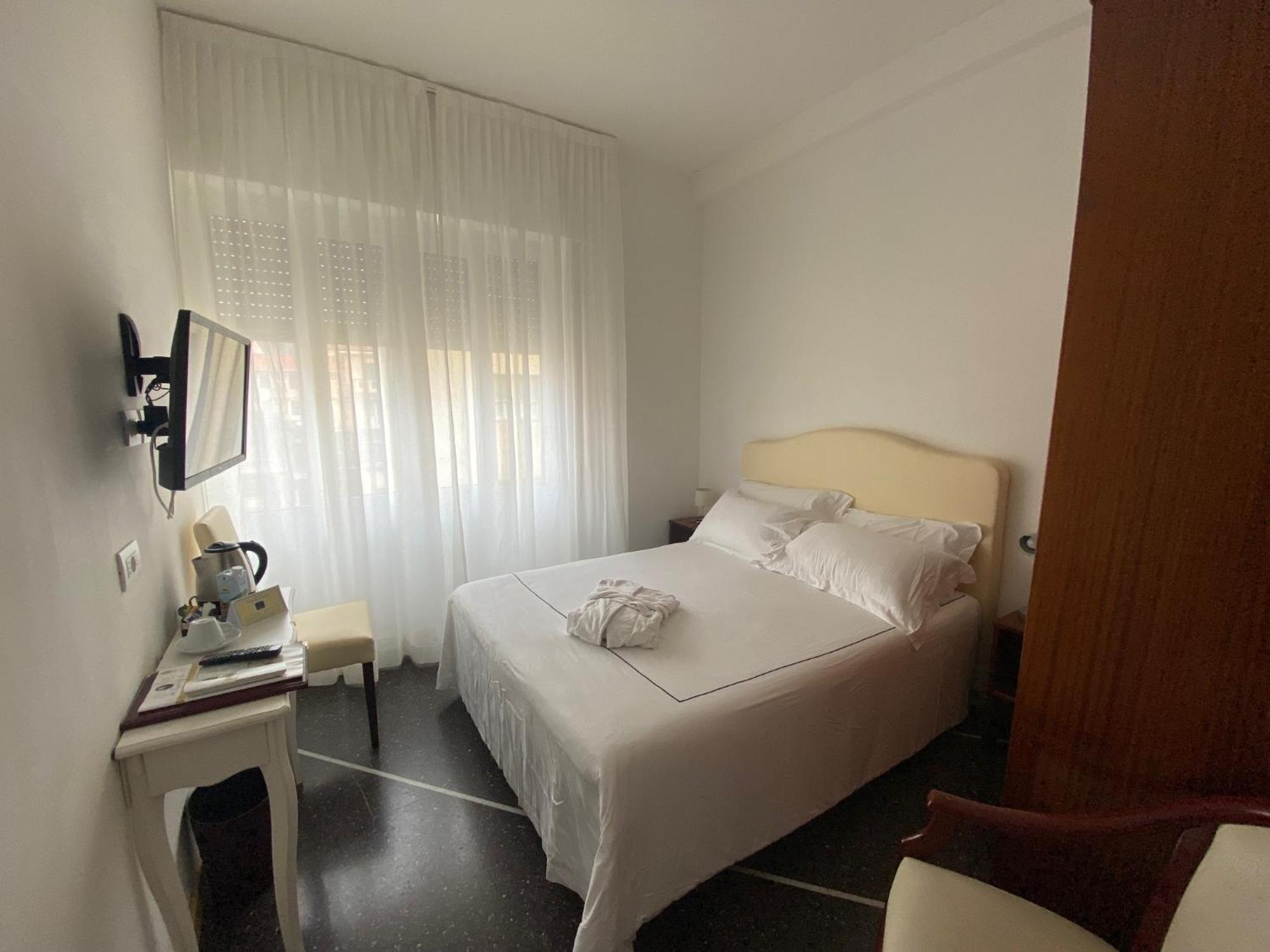 Hotel Internazionale ฟีนาเลลีกูเร ภายนอก รูปภาพ