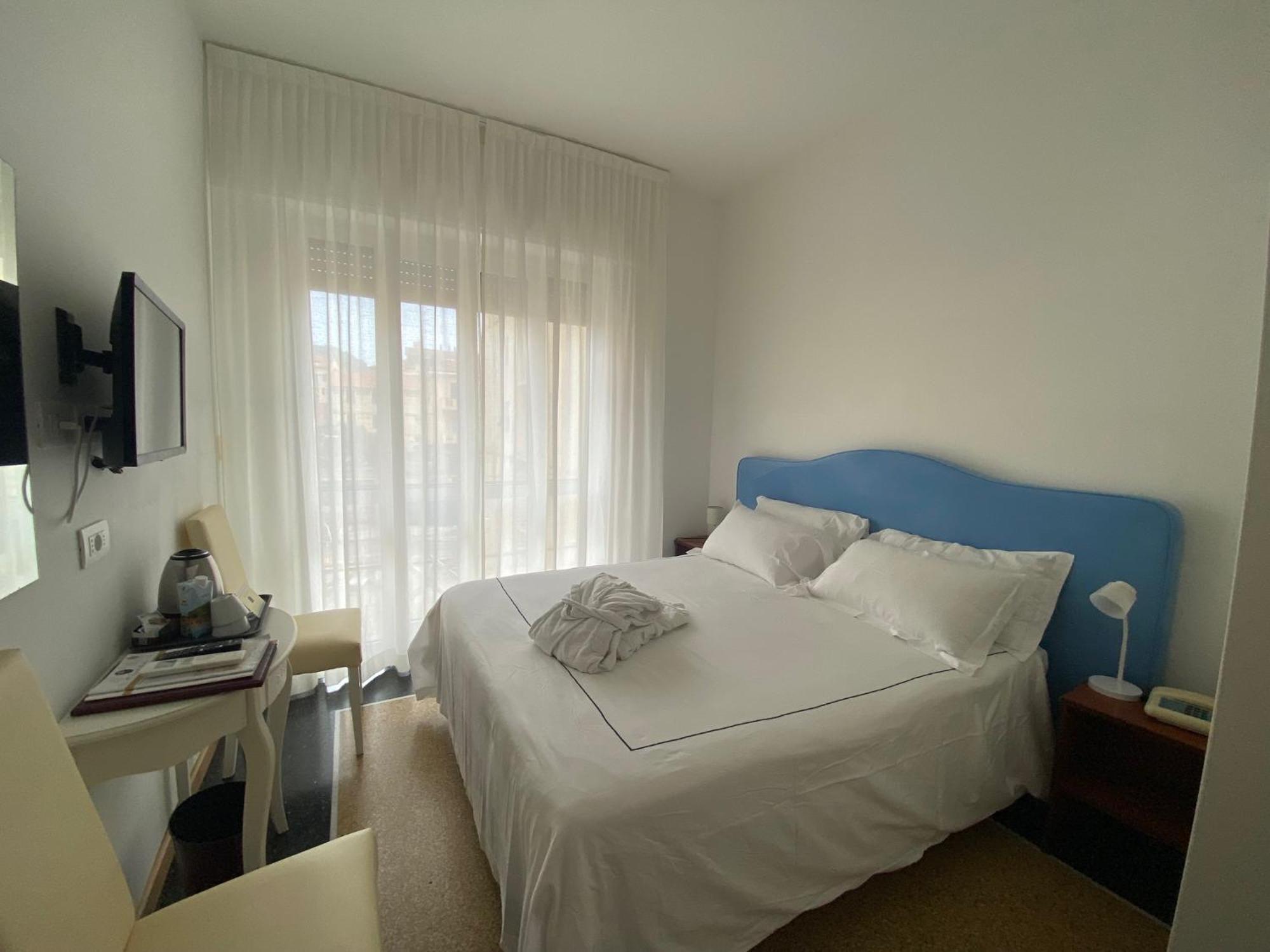 Hotel Internazionale ฟีนาเลลีกูเร ภายนอก รูปภาพ