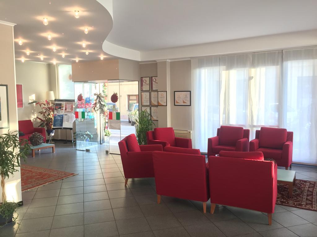 Hotel Internazionale ฟีนาเลลีกูเร ภายนอก รูปภาพ